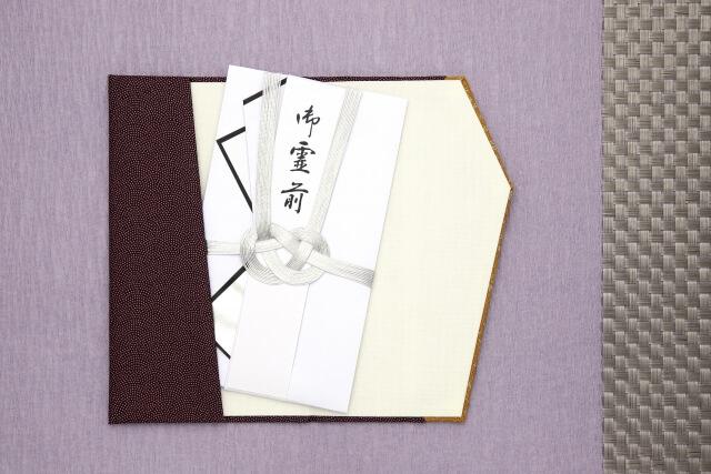 香典の袋と金額の目安は?