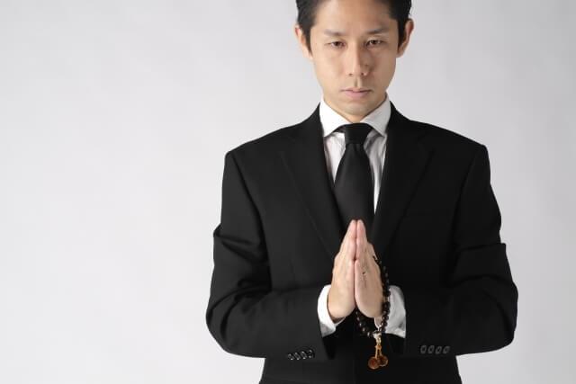 お葬式の際の服装「喪服」を着る上での注意点は?
